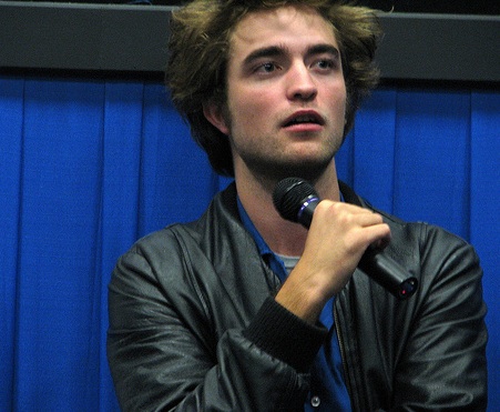 rob-pattinson-austin-how-to-be.jpg