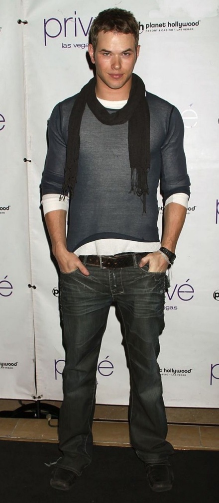 kellan lutz.jpg